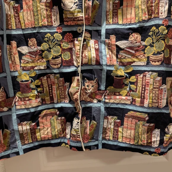 Printfresh Beige Label with Navy Logo on Patterned Fabric - Picture 3 of 6